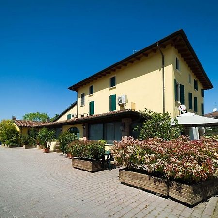 Rifugio San Lorenzo Bed & Breakfast Porto Mantovano Bagian luar foto
