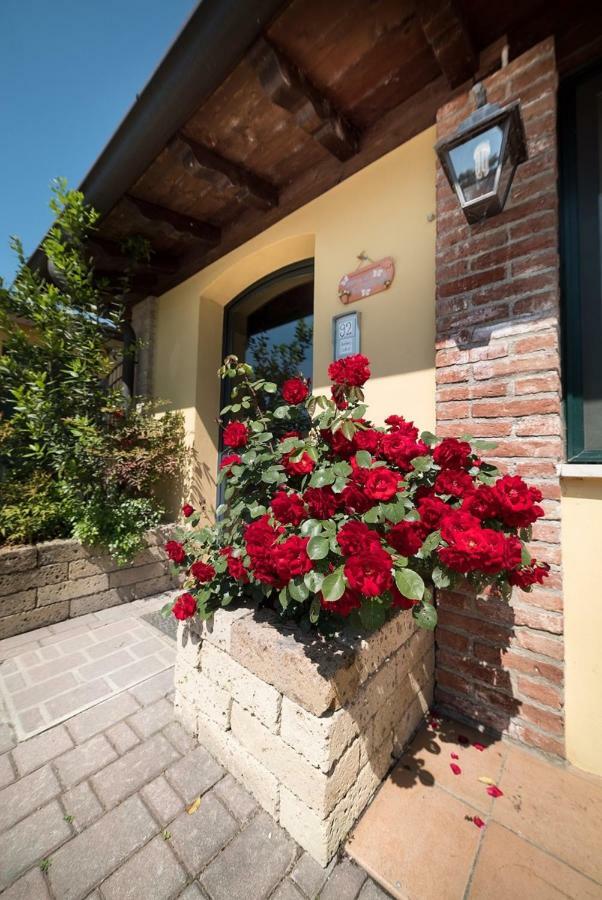Rifugio San Lorenzo Bed & Breakfast Porto Mantovano Bagian luar foto